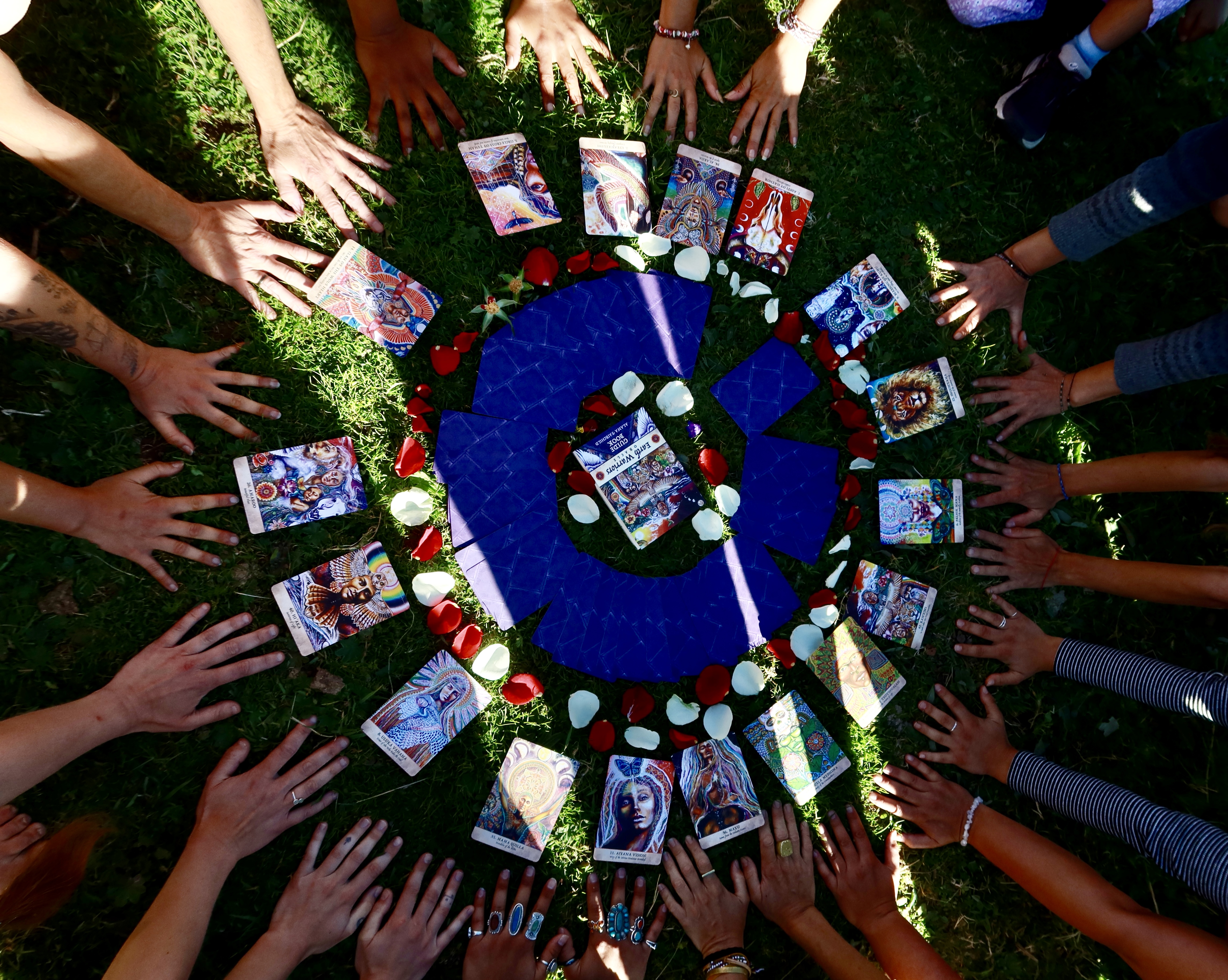 Frauen im Kreis . im Yoma Studio Tornesch - Kreis Pinneberg